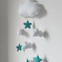 Baby Mobile mit Mond, Wolken und Sternchen aus Filz - Geschenk zur Geburt - andere Farben möglich - personalisierbar Bild 1