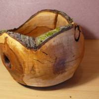 Sehr schöne gedrechselte Wollschale Garnschale Holzschale aus Apfelbaum, mit Naturrissen Bild 10