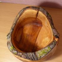 Sehr schöne gedrechselte Wollschale Garnschale Holzschale aus Apfelbaum, mit Naturrissen Bild 6
