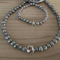 Traumhaft schöne handgefertigte echte Süßwasser Perlenkette,Perlencollier,Halskette mit Perlen,extravagante Perlenkette Bild 3