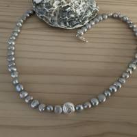 Traumhaft schöne handgefertigte echte Süßwasser Perlenkette,Perlencollier,Halskette mit Perlen,extravagante Perlenkette Bild 4