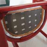 gepolsterter alter Holzstuhl mit Armlehnen Bugholz Kontorstuhl Bild 10