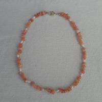 Schlichte Halskette aus Karneol und Süßwasserperlen, teilgeknotet Bild 4