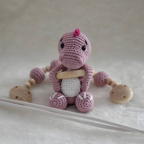 Kinderwagenkette Dino Rosa mit Häkelperlen, gehäkelt für den Kinderwagen, schöne Geschenkidee
