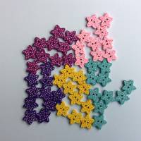 Holzknöpfe Sterne mit Punkten 10 Stück in 5 Farben, 16 mm, rosa, türkis, gelb, lila, violett, Dekosternchen Bild 1