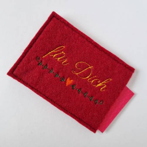 Gutscheinhülle aus Filz für Geschenkkarten im Scheckkartenformat - rot mit orangem Herzchen - von he-ART by helen hesse