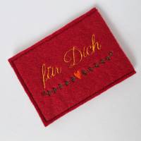 Gutscheinhülle aus Filz für Geschenkkarten im Scheckkartenformat - rot mit orangem Herzchen - von he-ART by helen hesse Bild 2