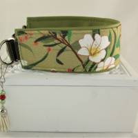 Windhundhalsband "Flora" grün Hundehalsband Halsband Zugstopp mit Polsterung aus Kunstleder und Schmuckquaste Bild 3