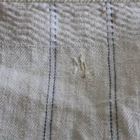 Decke mit Spitze aus alten Leinen Handtüchern Bild 3