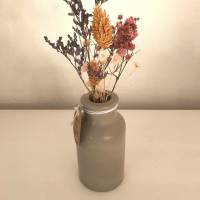 Hübsche kleine Vase aus Beton für Trockenblumen, auch als Kerzenständer, 10 cm hoch Bild 2