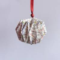 Plissee Weihnachtskugeln Upcycling aus alten Packpapier, Landkarten, Einkaufstüten oder Flyern Baumschmuck Bild 6