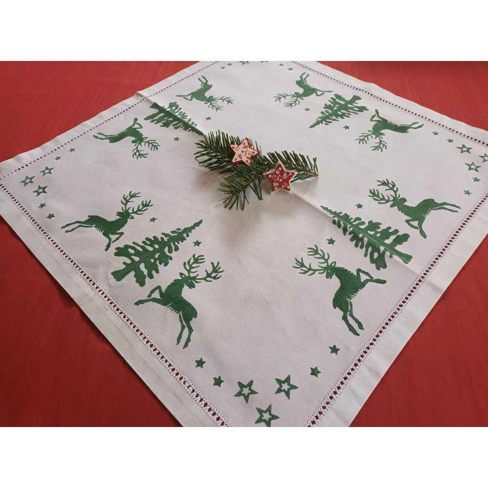 Wunderschönes weihnachtliches Deckchen. Handbedruckte Baumwolle. Mit Erbslochhohlsaum.. Bild 1