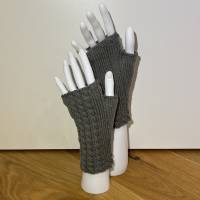 Hand - Armstulpen mit Daumenkeil, kurz aus 100% Merinowolle Extrafine Bild 4