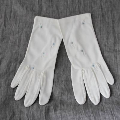 feine weiße Vintage Handschuhe Blüten