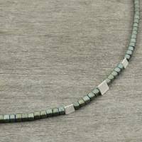 Minimalistische Halskette aus Hämatitwürfeln und 925er Silber - Würfel Edelsteinkette Hämatit zart klein blau grün Bild 1
