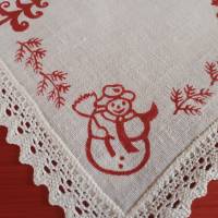Wunderschönes weihnachtliches Deckchen. Handbedruckte Baumwolle. Mit Spitze.. Bild 4
