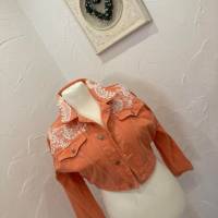 Orangene Jeansjacke mit Ivory Spitze mit Perlen Bild 2