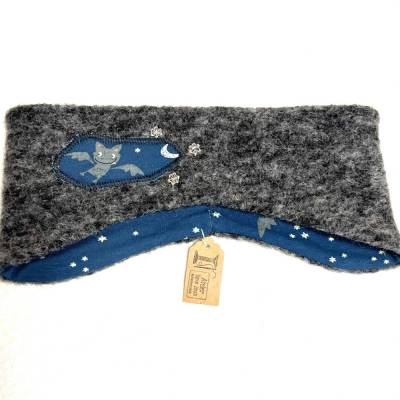 angenehmes Stirnband aus grauem BIO-Wollwalk, mit Applikation und Stickerei, komplett gefüttert mit weicher Baumwolle