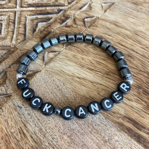 Statement-Armband „Fuck Cancer“ - aus Hämatit