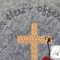 Gotteslobhülle Filz  Kommunion 2024 personalisierbar Kreuz Herz Bild 2