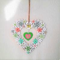 Herz aus Holz MDF Fenster-, Wanddekoration  mit Herzanhänger Geschenk Muttertag Geburtstag Bild 1