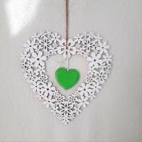 Herz aus Holz MDF Fenster-, Wanddekoration  mit Herzanhänger Geschenk Muttertag Geburtstag Bild 4
