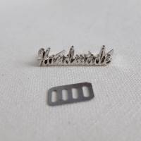 Handmade Label aus Metall, silber, als Schriftzug handmade, zur Aufwertung von Taschen, Geldbörsen Bild 2