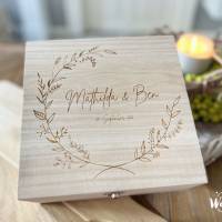 Erinnerungskiste zur Hochzeit | Personalisierte Erinnerungsbox | Holzkiste mit Gravur | Geschenk zur Hochzeit Bild 4