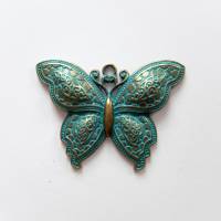 Großer Metallanhänger Schmetterling, antikbronze mit grüner Patina, schön gemustert Bild 1