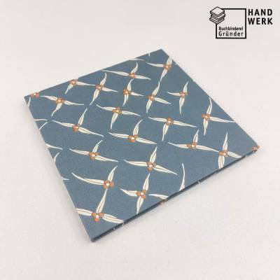 Leporello, taubengrau, Blüten, 16 x 16 cm, handgefertigt