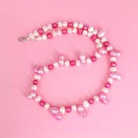 Perlenkette aus weißen, rosa und pinkfarbenen Perlen Bild 5