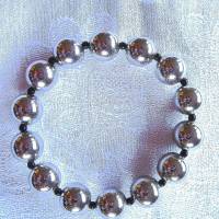 Perlenarmband Silver-Pearls zeitlos elegant handgemacht von Hobbyhaus Bild 2