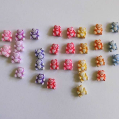 30 Perlen bunt gemischt in Form eines kleinen Bären  für Bastler oder Näherinnen ...