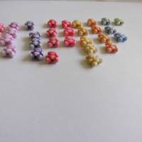 30 Perlen bunt gemischt in Form eines kleinen Bären  für Bastler oder Näherinnen ... Bild 2