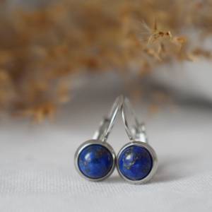 Lapislazuli Ohrhänger Silber, minimalistische Ohrringe, kleine Hängeohrringe mit blauem Stein, Lapis Lazuli, 6mm, rund, Bild 4