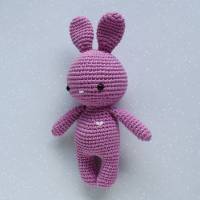 Häkeltier Amigurumi Häkelhase Hase Mini lila aus Baumwolle Handarbeit tolles Geschenk für Kinder Bild 9