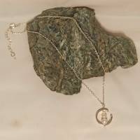 Halskette mit naturweißen Zuchtperlen in Perlenrahmen Bild 3