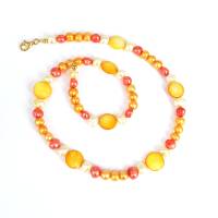 Perlenkette in sattgelb-orange mit Perlmutt Bild 4
