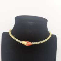 Feine Handgestrickte Halskette aus vergoldetem Draht mit Design-Element Bild 3