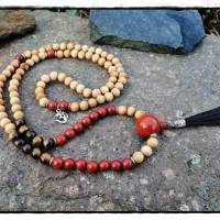 Mala Kette aus Sandelholz, Tigerauge und Jaspis, Gebetskette, Yogaschmuck, Meditation Bild 1