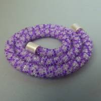 Glasperlenkette NETZ, transparent + violett, 44 cm, Netzkette, Halskette, Häkelkette, Perlenkette, Magnetverschluss Bild 2