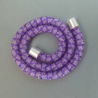 Glasperlenkette NETZ, transparent + violett, 44 cm, Netzkette, Halskette, Häkelkette, Perlenkette, Magnetverschluss Bild 3