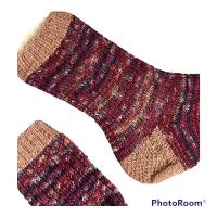 Wollsocken handgestrickt, Socken in Gr. 40-41, klassisch gestrickt in Bordeaux und Camel, Haussocken, Kuschelsocken Bild 2