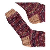 Wollsocken handgestrickt, Socken in Gr. 40-41, klassisch gestrickt in Bordeaux und Camel, Haussocken, Kuschelsocken Bild 5