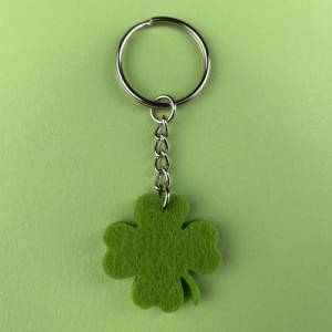 Schlüsselanhänger vierblättriges Kleeblatt aus grünem Filz. Glücksbringer für dich & deine Lieben. Gastgeschenk Geschenk Bild 9