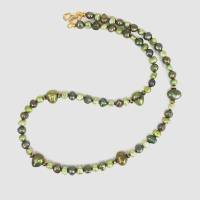 Perlenkette in verschiedenen Grüntönen Bild 3