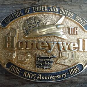 Vintage Buckle Gürtelschnalle Honeywell Raumfahrt 24ct vg. USA 1985 Bild 1