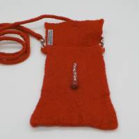Handytasche zum  Umhängen aus Filz, handgearbeitete Tasche für das Handy, Handyhülle mit Band Bild 3