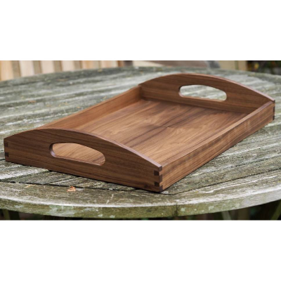 Handgefertigtes Tablett aus Nussbaumholz - jedes Stück ein Unikat