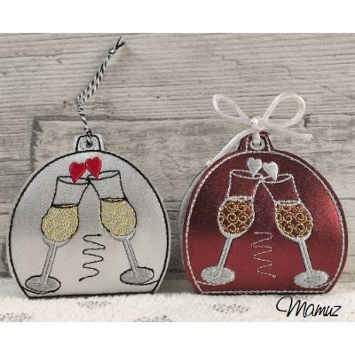 *  Geschenkanhänger - Sektgläser  *  ITH Stickdatei 13x18, für Hochzeit, Mitbringsel, Giveaway, Geburtstag...